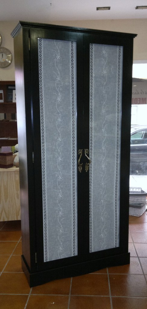 armario puertas acristaladas