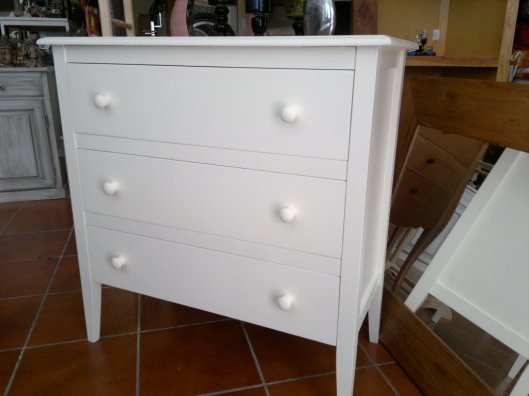 Cómoda tres cajones blanca