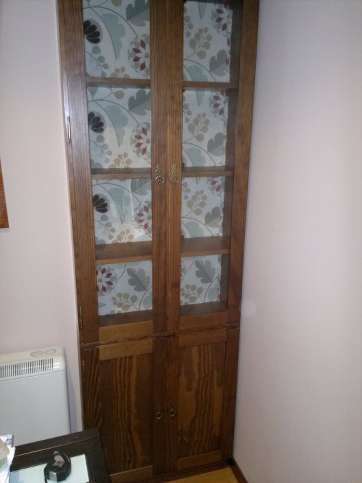 Vitrina madera y cristal