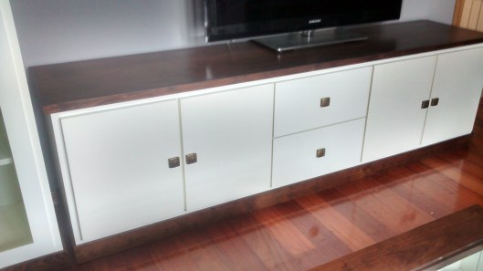 Mesa tv baja de 240 cm