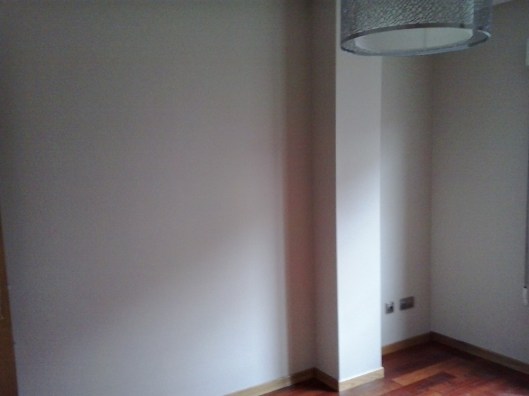 Espacio para armario semi empotrado en habitación