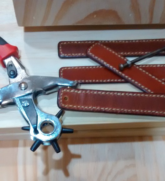 Tirador de cuero, hacer agujeros