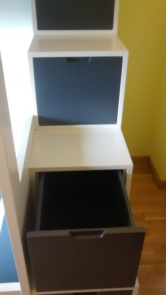 Detalle cajón escalera