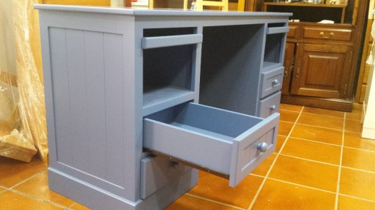 Lacado en color azul RAL 5022